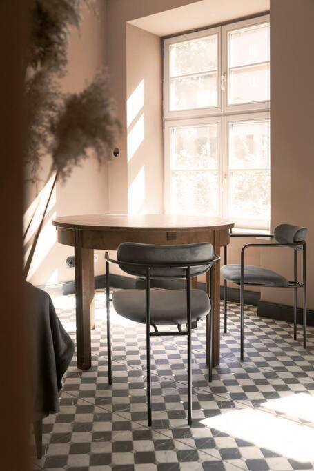 Elegant Apartment In The City Center Breslavia Exterior foto