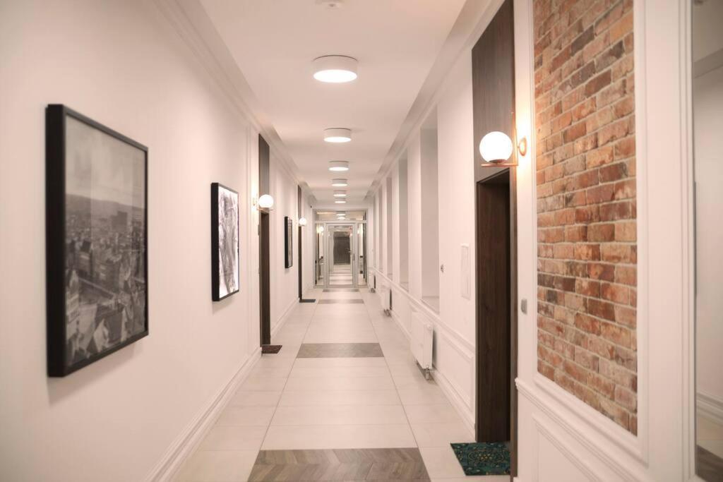 Elegant Apartment In The City Center Breslavia Exterior foto